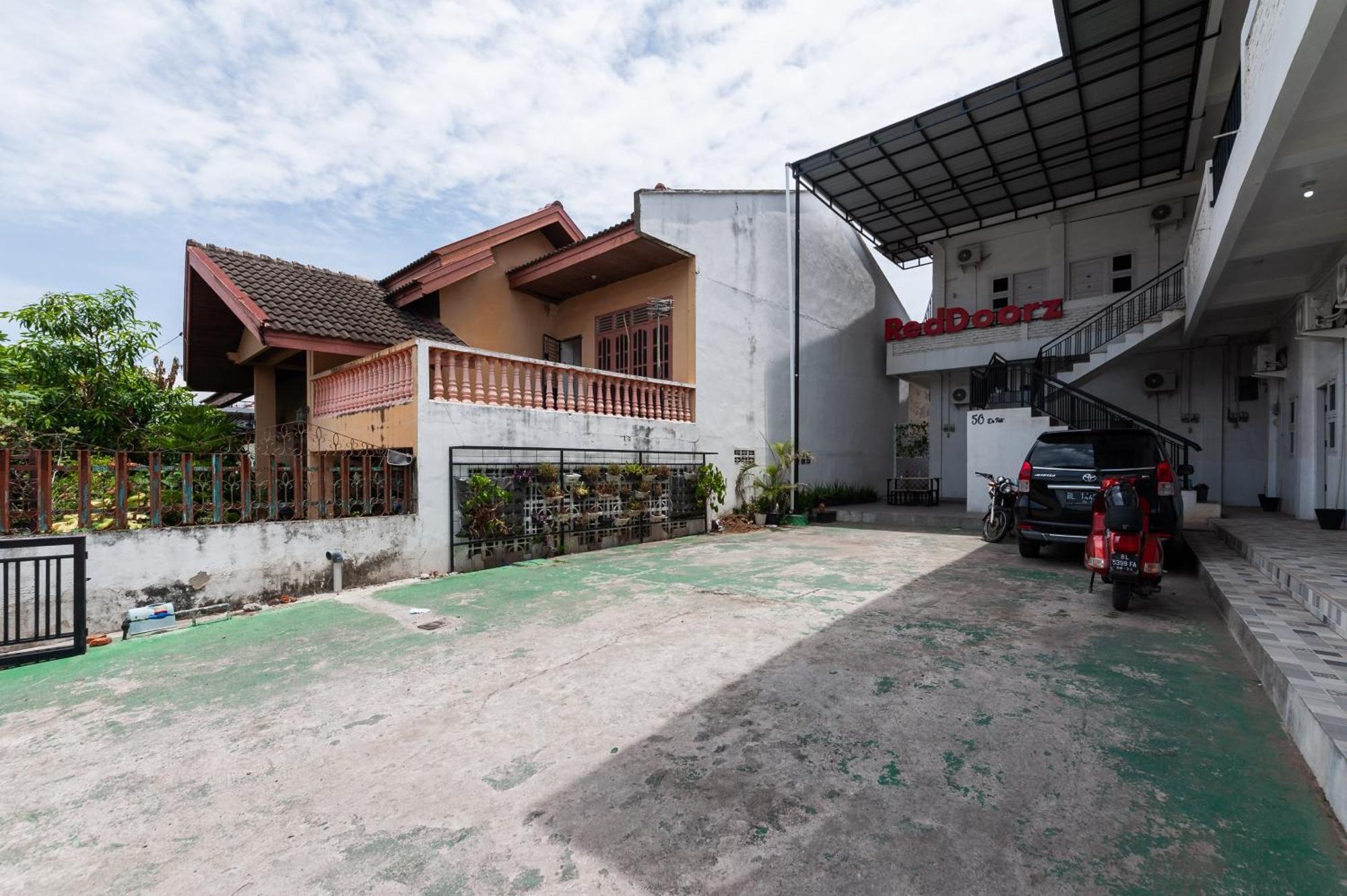 RedDoorz Syariah near RSUD Zainoel Abidin Banda Aceh Hotel Luaran gambar
